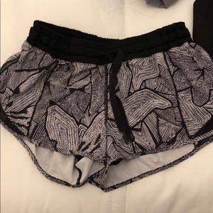 Lululemon hotty hot short